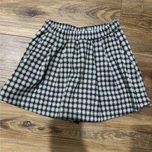 ZARA Classic Black and White Plaid SKORT SIZE 4/5
